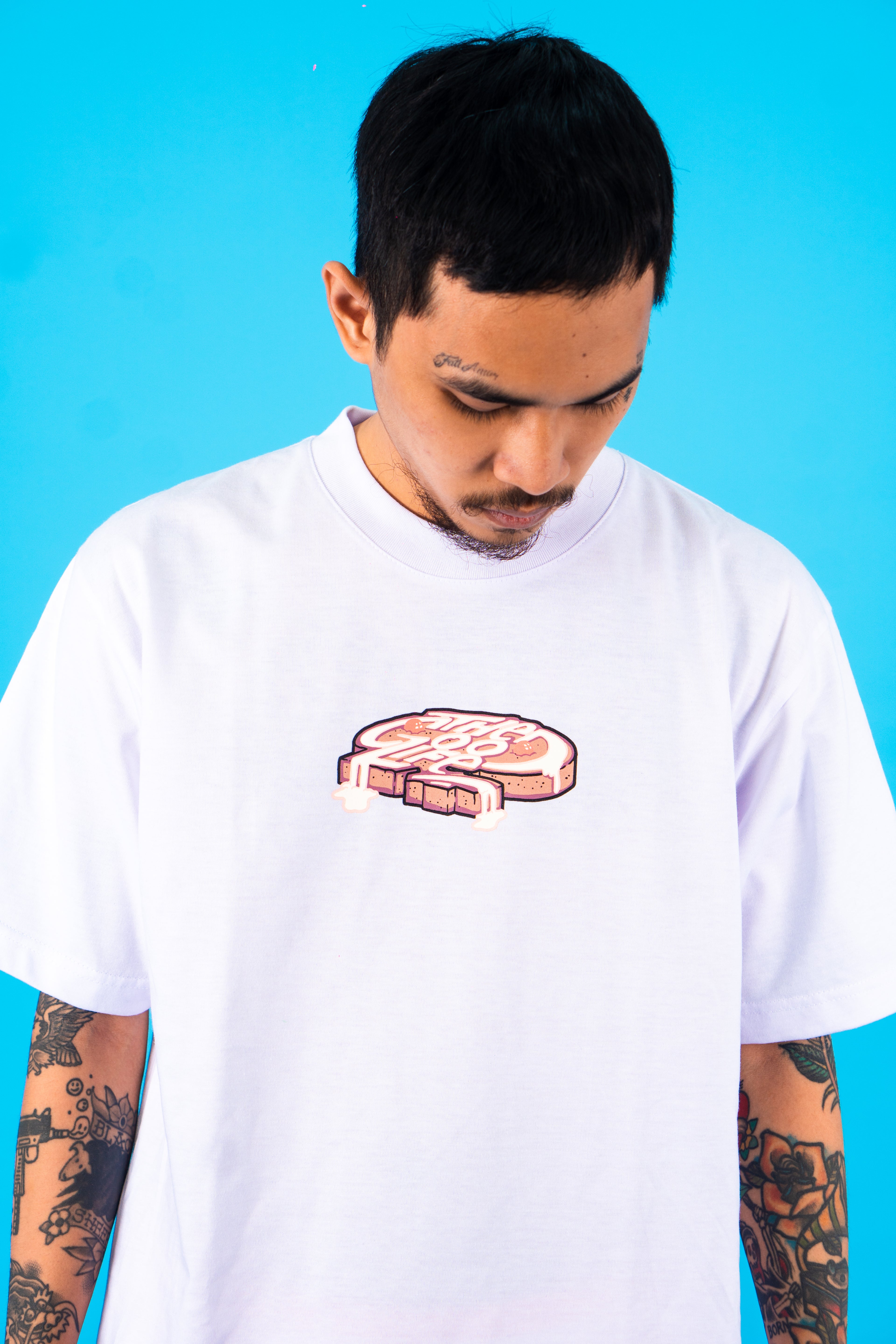 APRON SWEETIE (WHITE) T-SHIRT