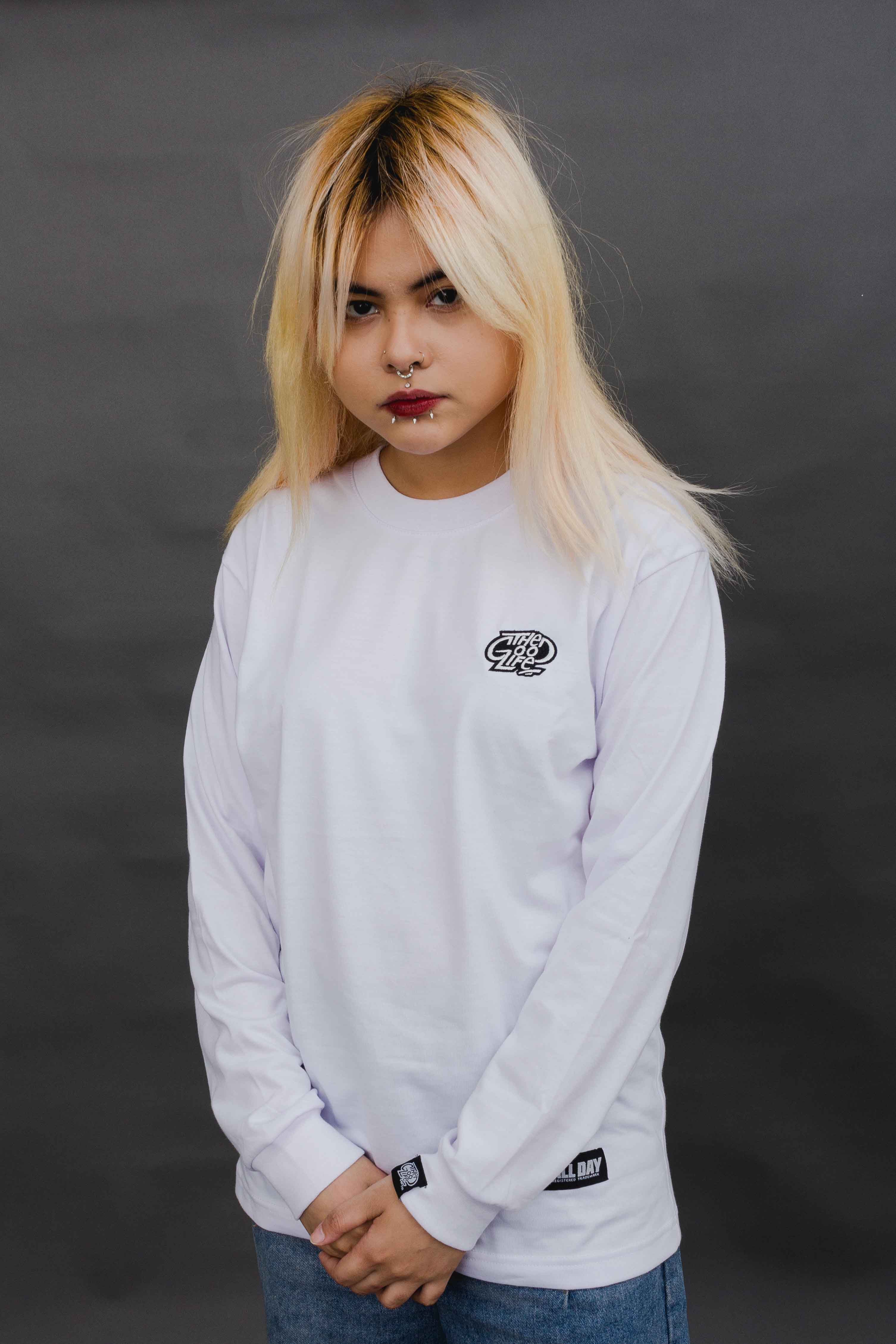 CIRCLE (WHITE) CREWNECK