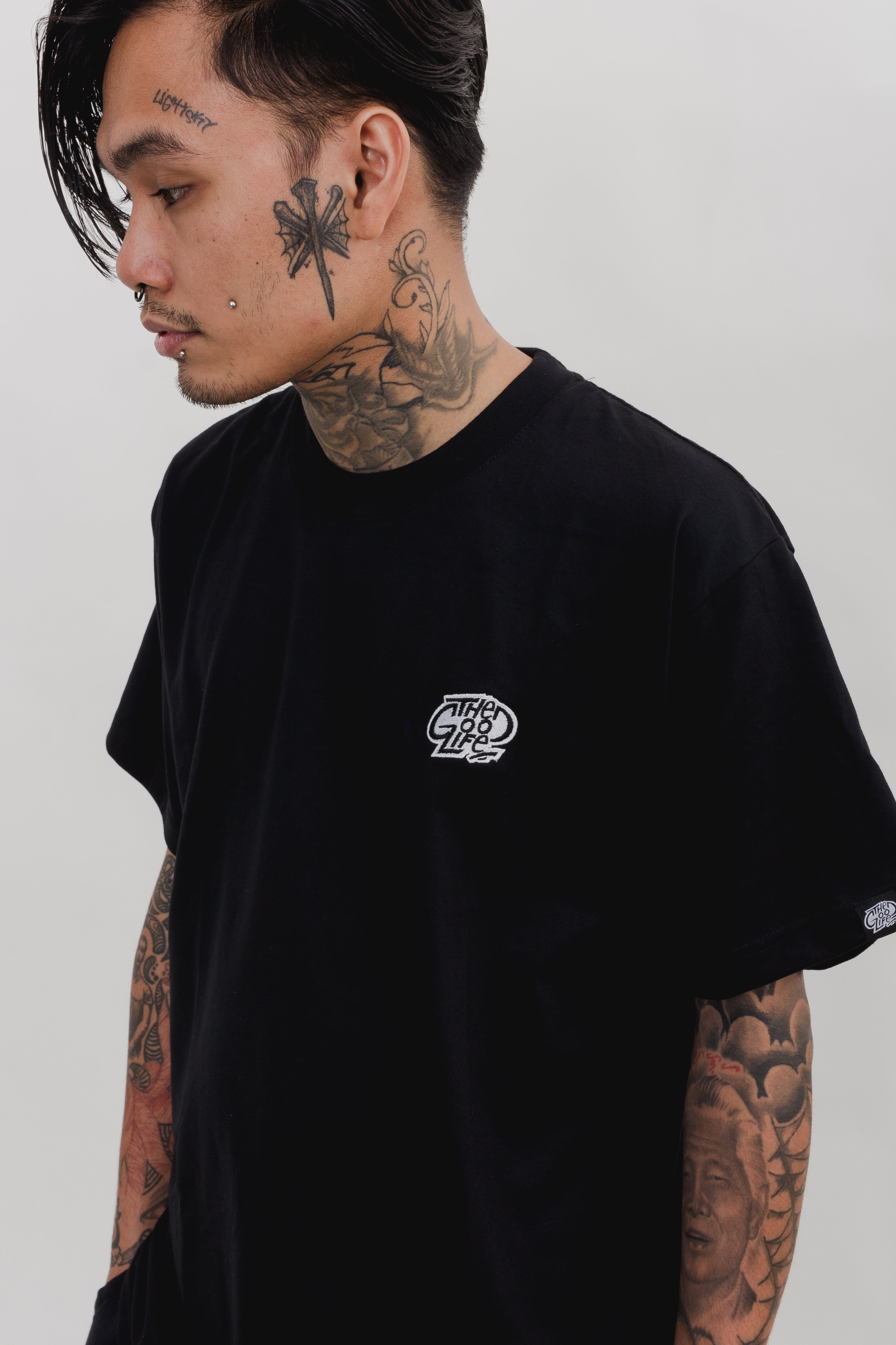 EMBRO (BLACK) TEE