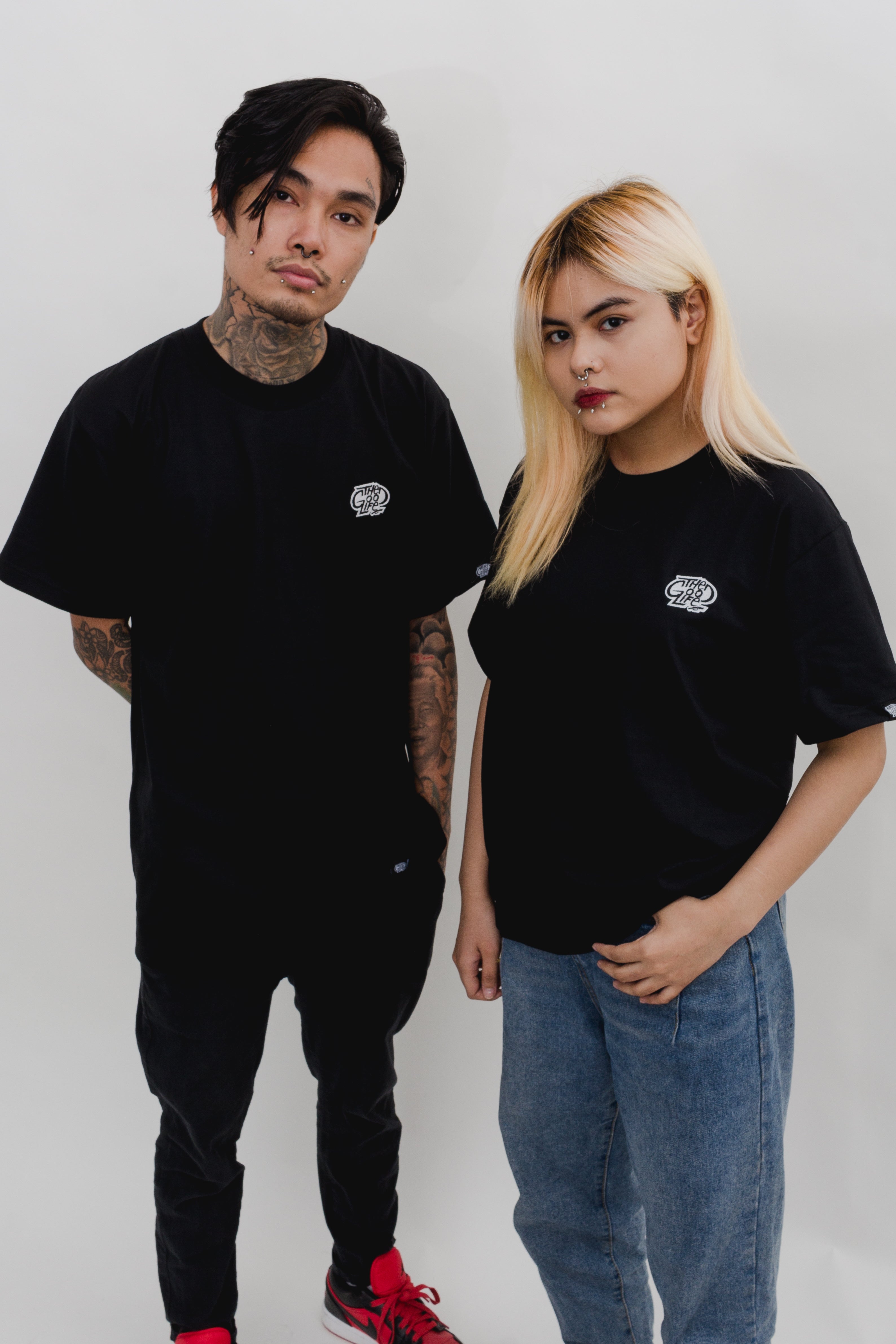 EMBRO (BLACK) TEE