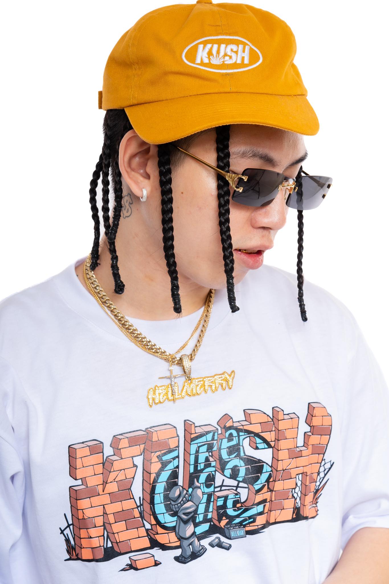 GRAFFITI BRICK TEE