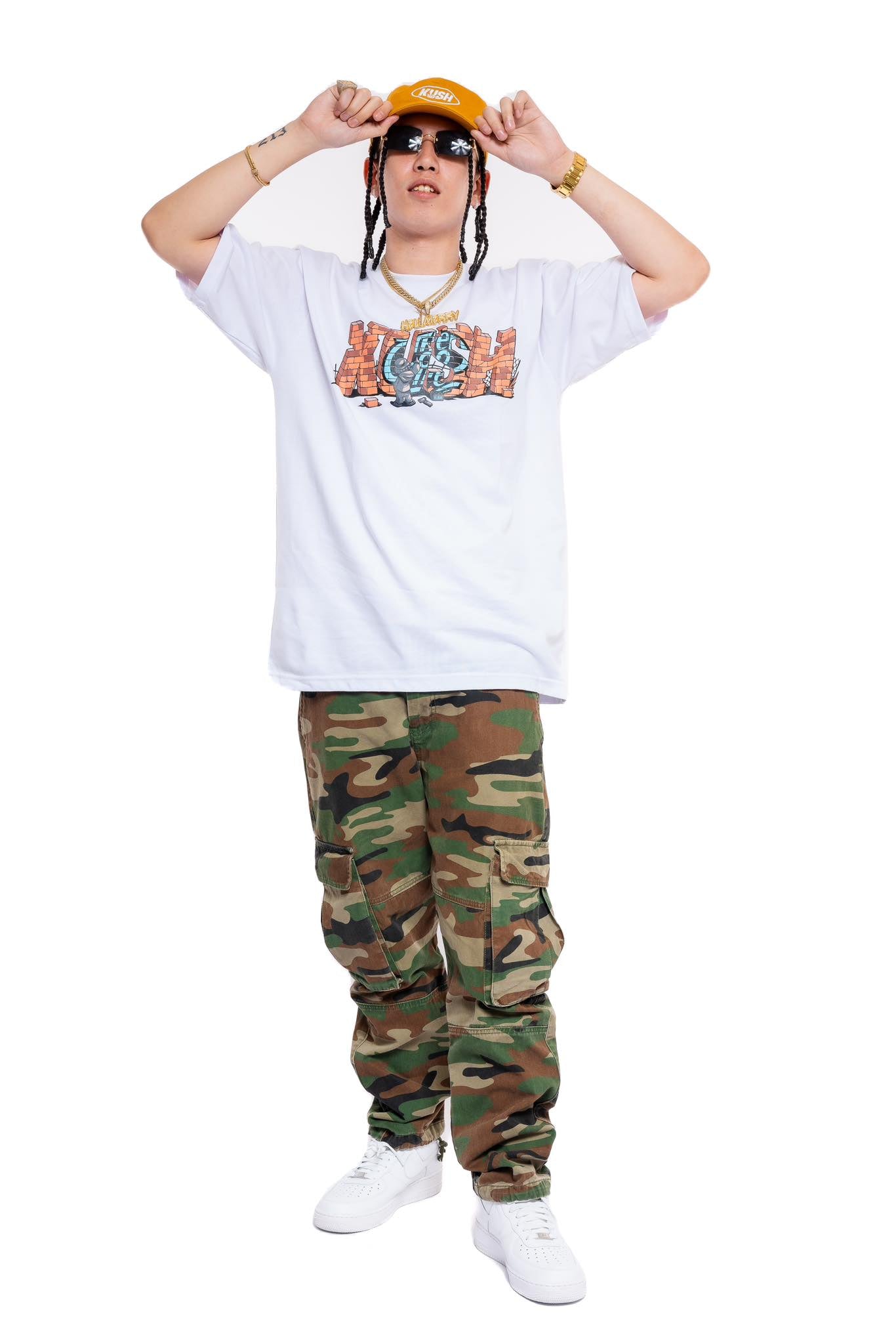 GRAFFITI BRICK TEE