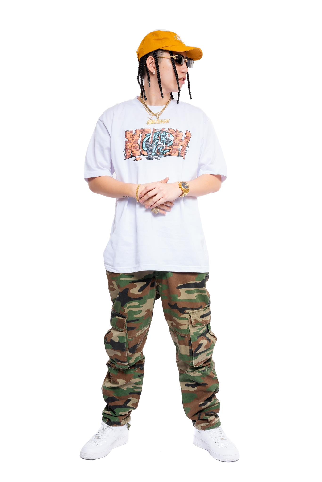 GRAFFITI BRICK TEE